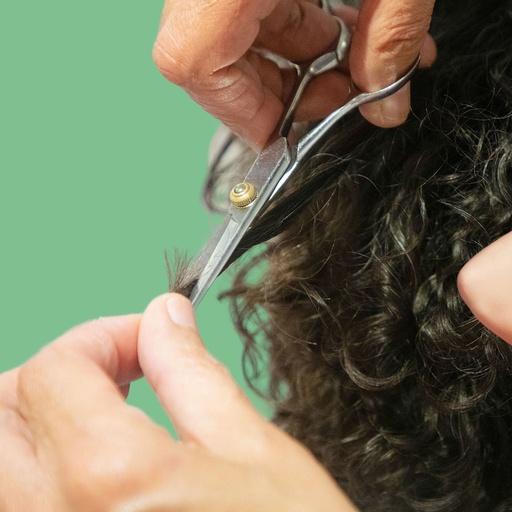 Coupe sur mesure pour cheveux bouclés